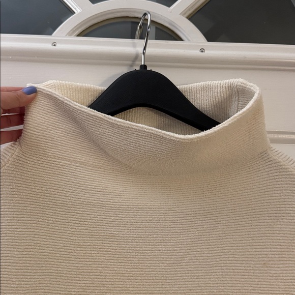 Free People Ottoman slouch Sweaters in Cream and Green Mockneck - Picture 3 of 5